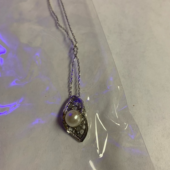 Necklaces - Picture 6 of 6